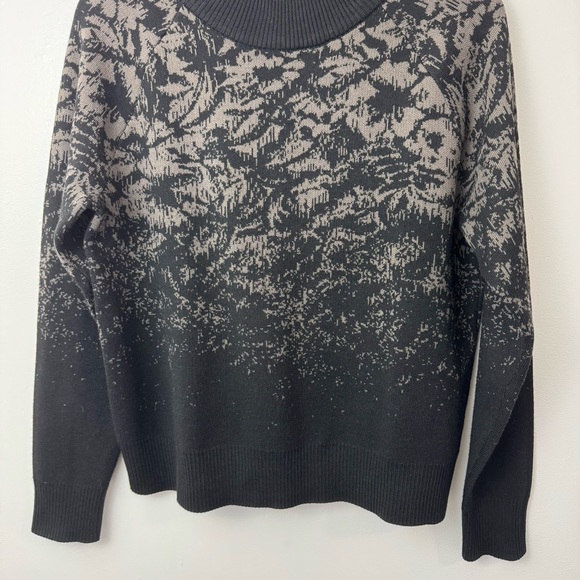 Athleta Women's Textured Jacquard Crew Neck Wool Blend Sweater Size XS - Picture 3 of 7